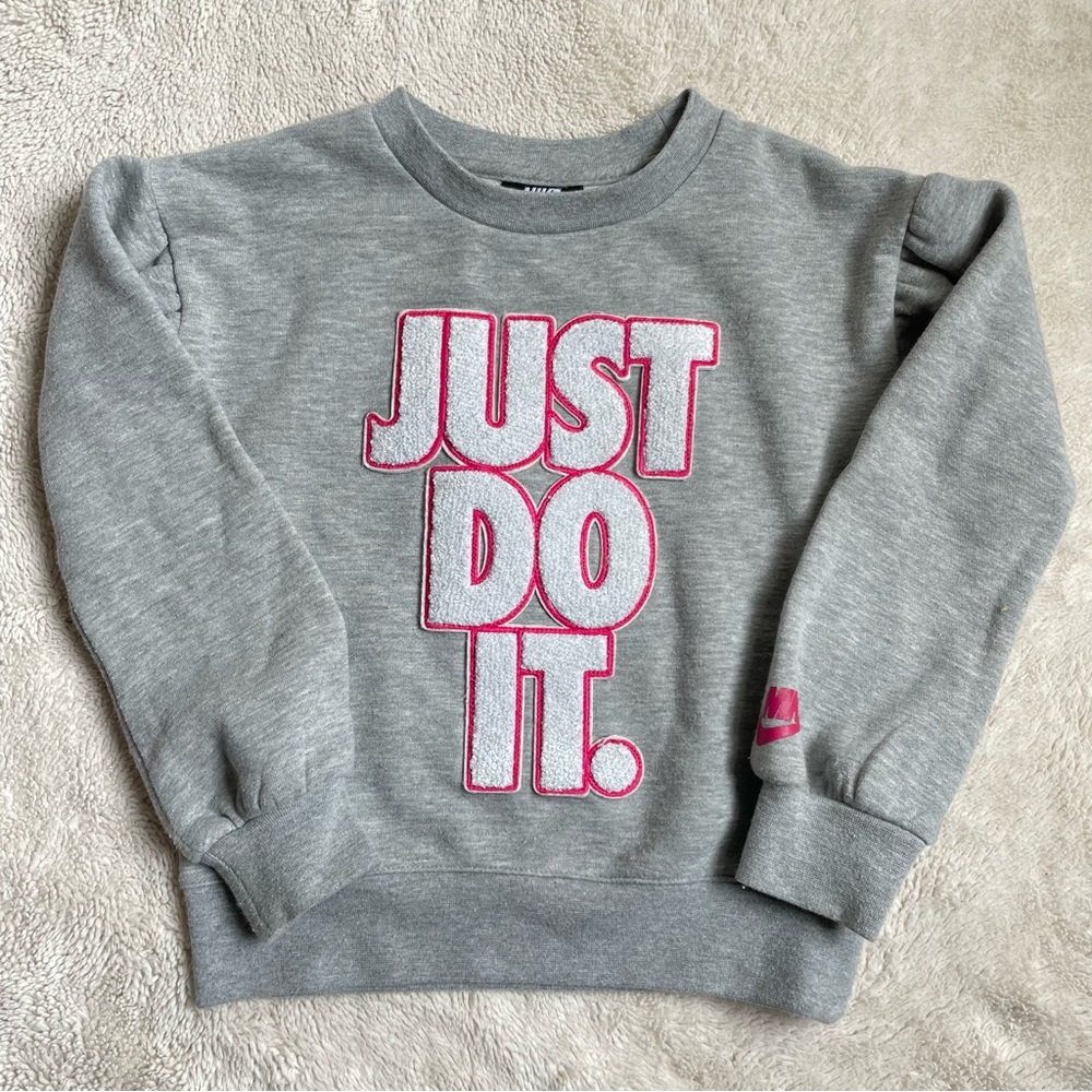 Nike crewneck 5-6yrs